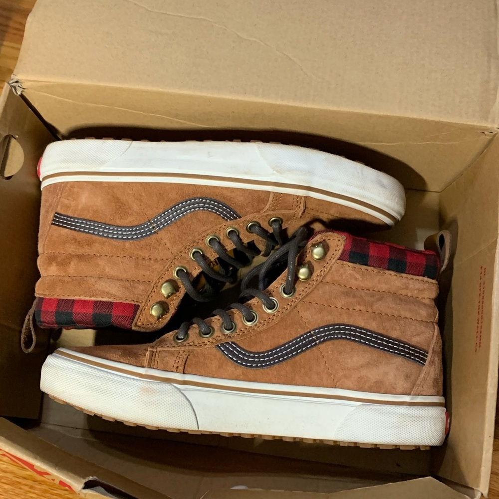 VANS SIZE 7.5 WMNS